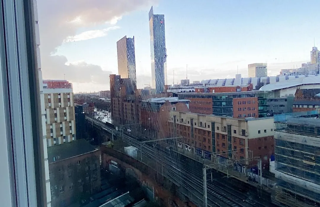 The Panda - Modern 2 Bedroom Apt In Manchester City Centre-1